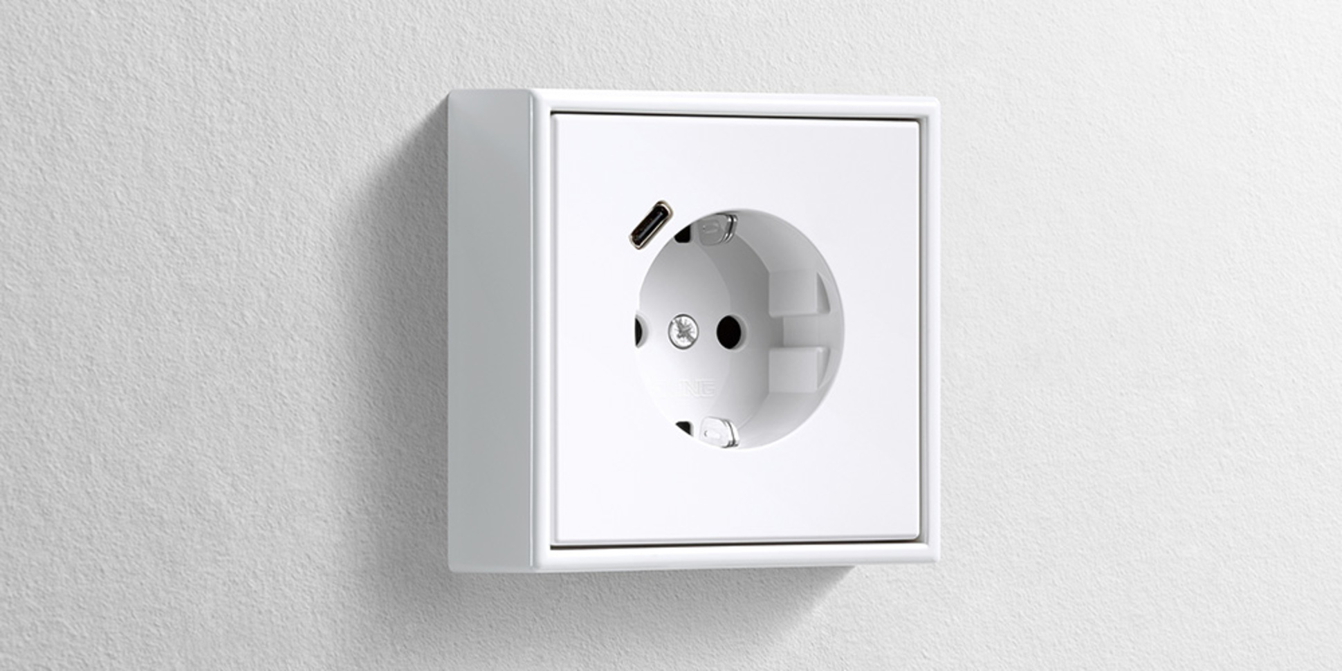 Erweiterter Anschlussraum für die Nachrüstung bei Pirc-Elektrotechnik GmbH in Flacht
