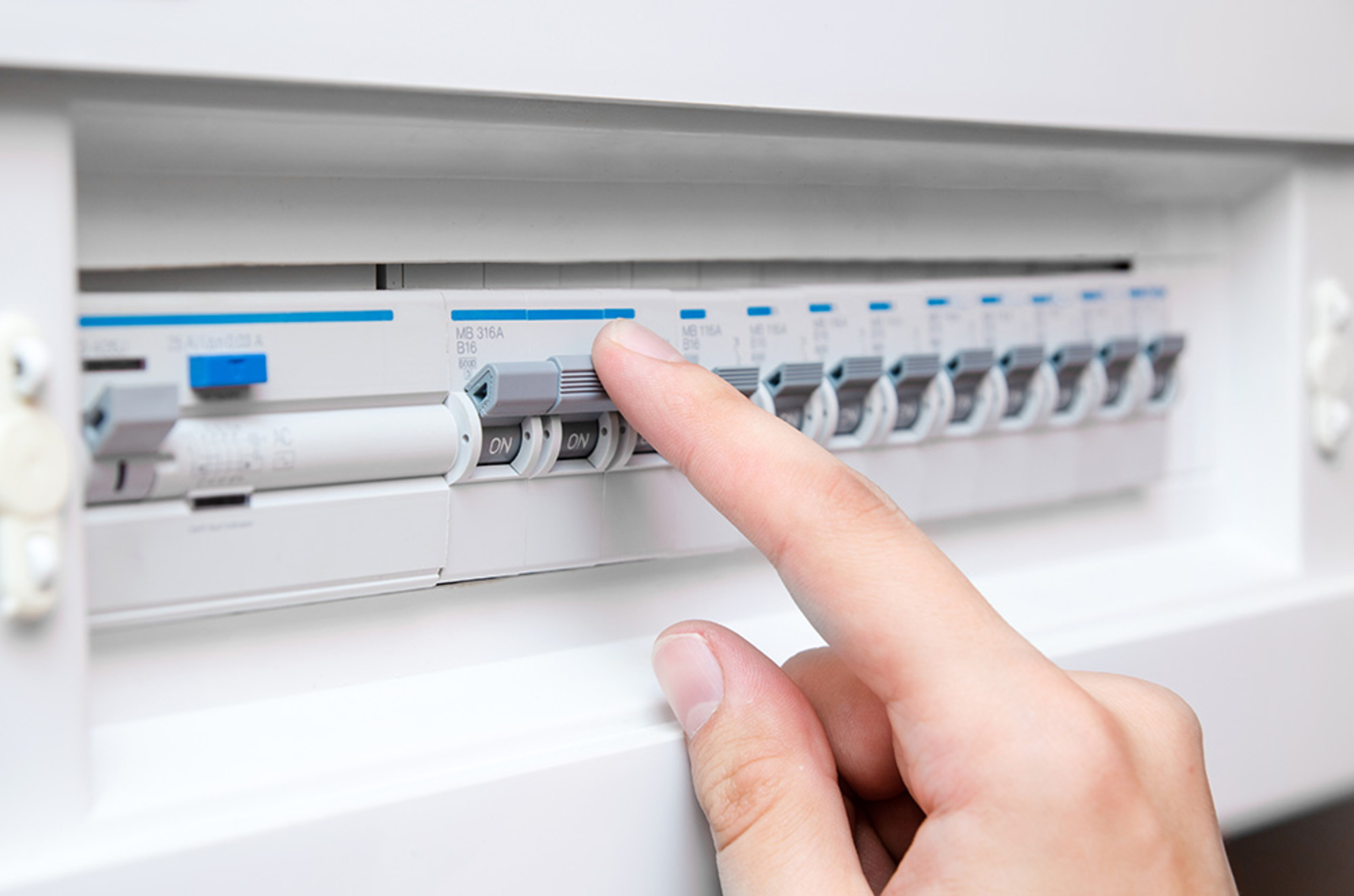 Schalt&shy;schrank&shy;bau bei Pirc-Elektrotechnik GmbH in Flacht